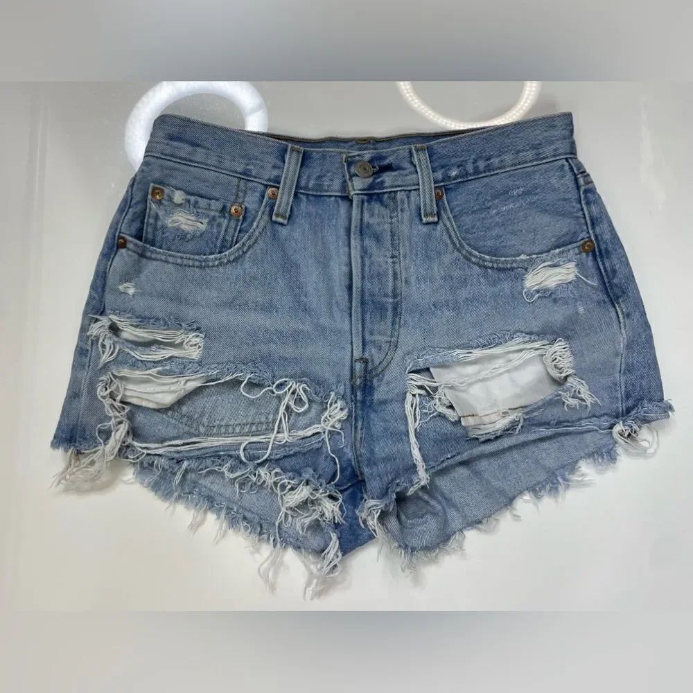 Levi's 501 Denim Jean Shorts Women Size 26 Blue Distressed 56327 0012